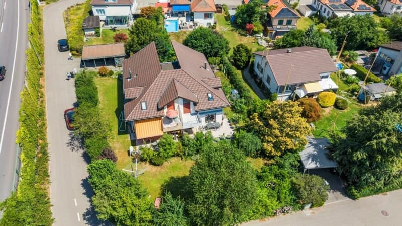 Doppeleinfamilienhaus mit grosser Rasenfläche (29)