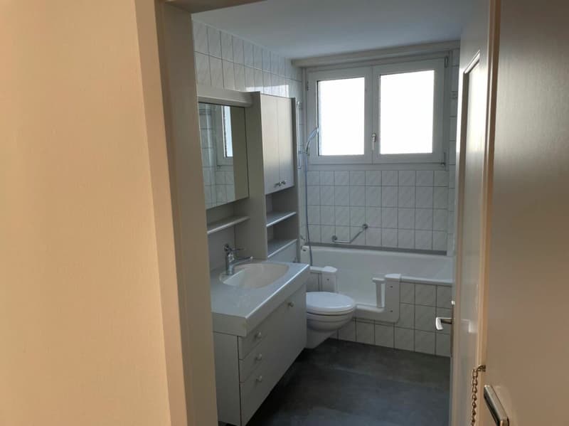 Schöne helle 4-Zimmer-Wohnung mit Balkon im 3. Obergeschoss (2)