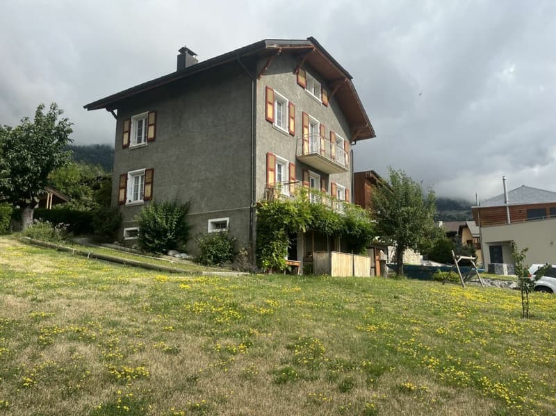 Einzigartig! Zweifamilienhaus im Skigebiet Crans-Montana/VS (2)
