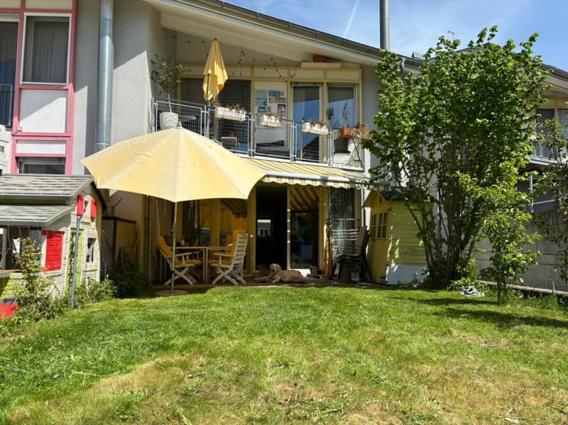 Traumhaftes Eck-Reiheneinfamilienhaus mit zwei Einstellhallenplätze (1)