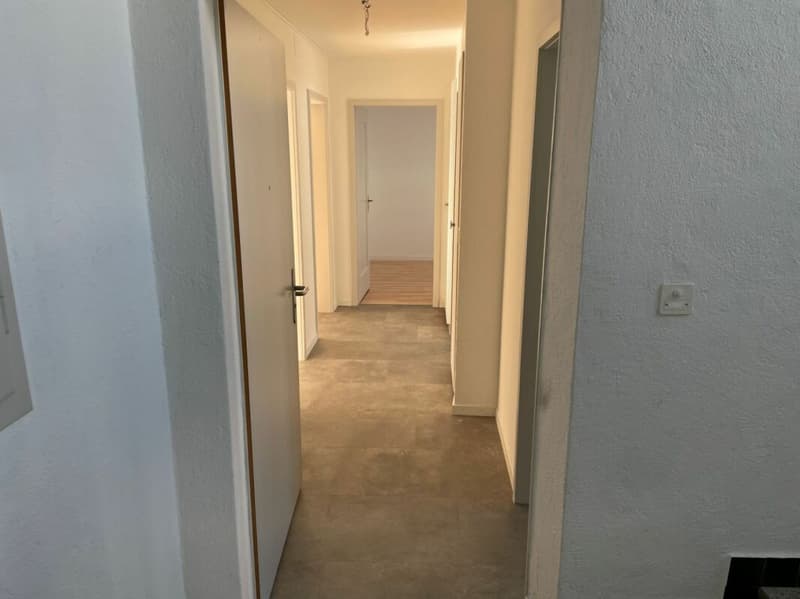 Schöne helle 4-Zimmer-Wohnung mit Balkon im 3. Obergeschoss (3)