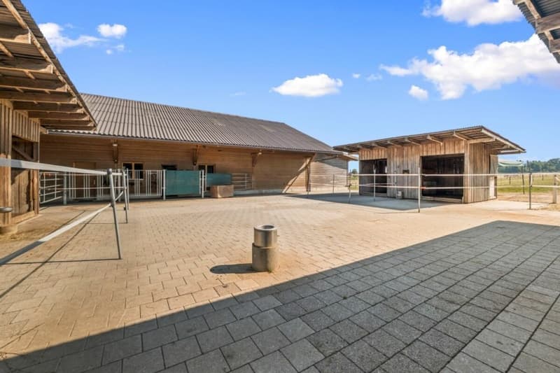 Aussergewöhnliches Landgut mit Reitanlage - eine Oase für Mensch und Pferd (62)