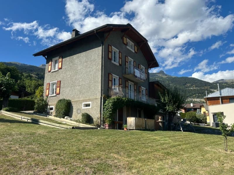 Einzigartig! Zweifamilienhaus im Skigebiet Crans-Montana/VS (2)