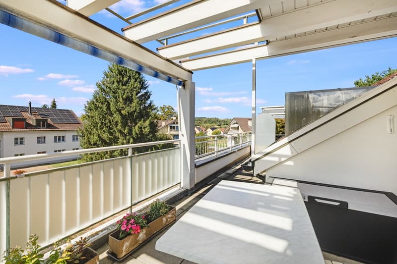Traumhafte Dachwohnung an ruhiger Lage , Nahe vom Dorfzentrum (3)