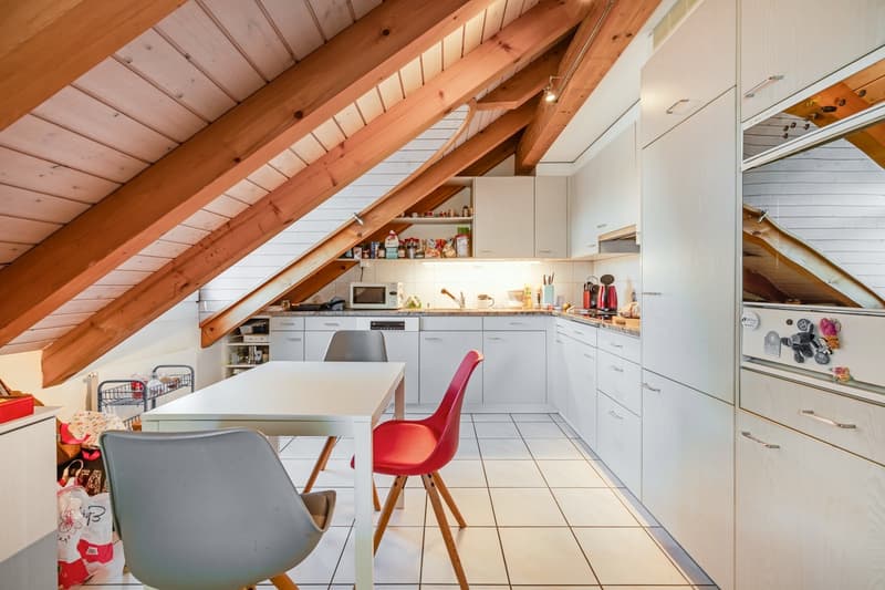 Ein Zuhause zum Verlieben - charmante Dachwohnung mit Sichtbalken (6)