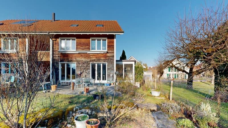 Grosszügiges 6.5-Zimmer-Doppelhaus mit Wintergarten und Charme