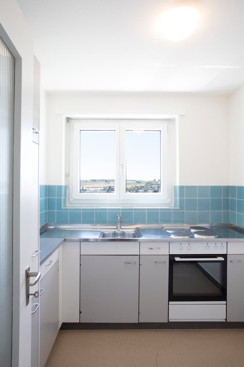 Helle 3-Zimmer-Wohnung im 16. Stock mit Balkon und Weitsicht in Nidau (11-1601) (5)