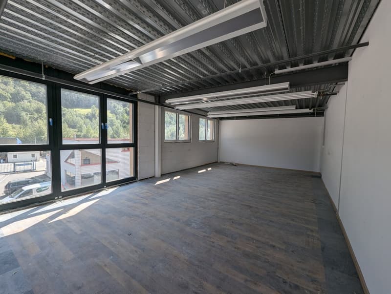 Commercial and office space in the up-and-coming industrial area (12)