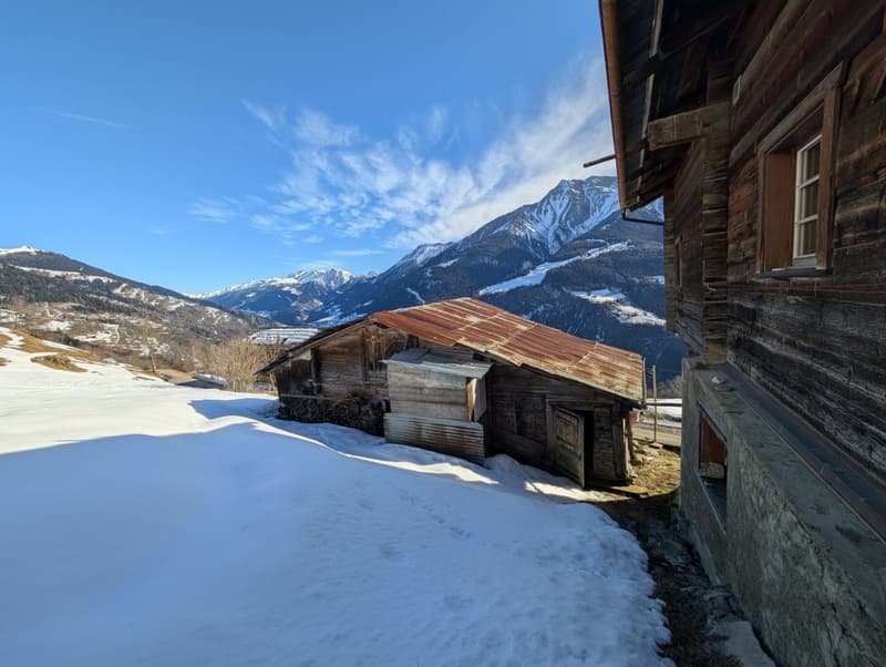 Barn in typical Valais style (2)