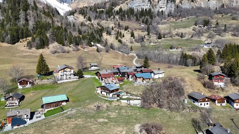 Idyllic restaurant with two apartments in Leukerbad (2)