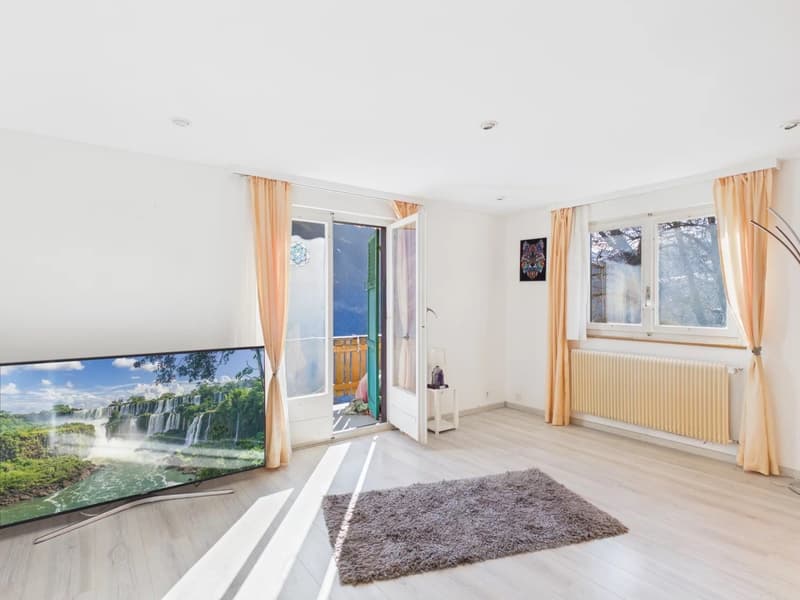 Geräumiges Wohnhaus mit sonnigem Garten oberhalb Naters (7)