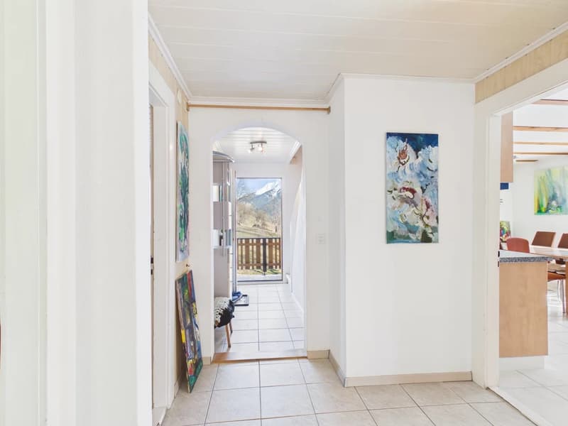 Geräumiges Wohnhaus mit sonnigem Garten oberhalb Naters (4)