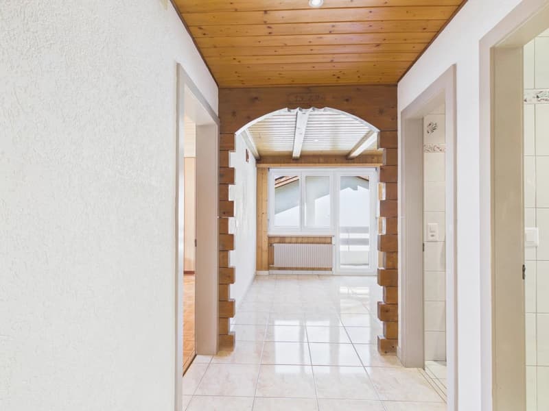 Spacious owner-occupied apartment with panoramic views (5)