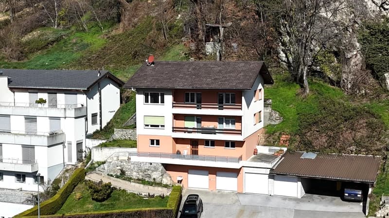 Spacious owner-occupied apartment with panoramic views (14)