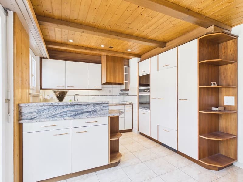 Spacious owner-occupied apartment with panoramic views (2)