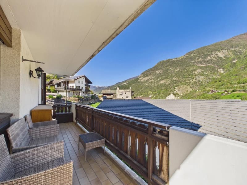 Charmante Gartenwohnung mit Ausblick und Garage in Stalden (12)