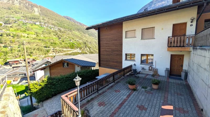 Charmante Gartenwohnung mit Ausblick und Garage in Stalden (2)