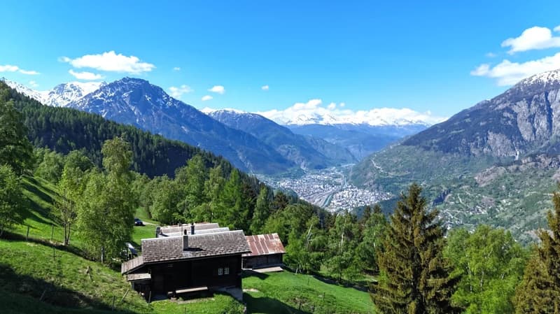 Alpenhüttenfeeling mit spektakulärer Aussicht & Ruhe pur (1)