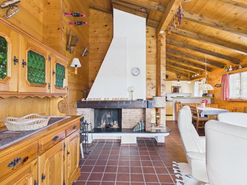 Exklusives Chalet an sonniger Aussichtslage in Ernen (9)
