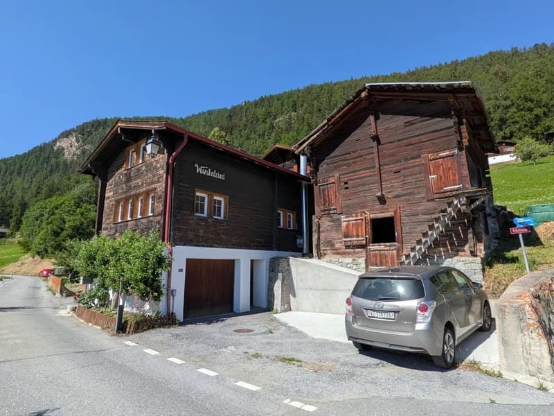 Einfamilienhaus mit Stall in Zeneggen (2)