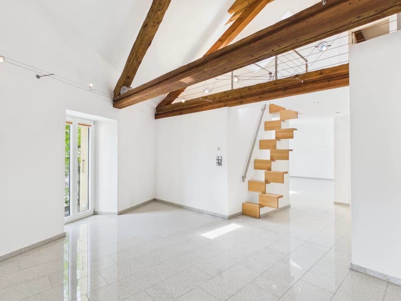 Stilvolle Duplexwohnung mit Galerie im Herzen von Glis (3)
