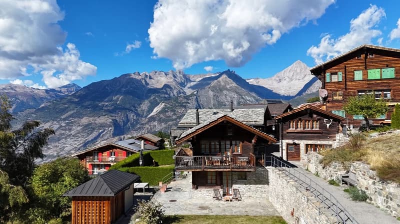 Einzigartiges Chalet-Bijou mit modernem Alpen-Chic (2)