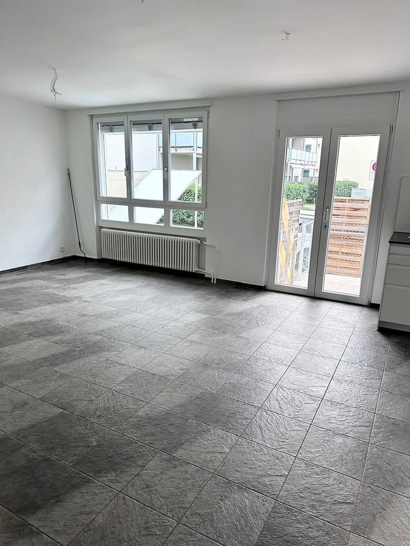 Loft-Wg 99m2 mit Gartensitzplatz, Parkplatz Mattenstr. 44, 2503 Biel EG (13)