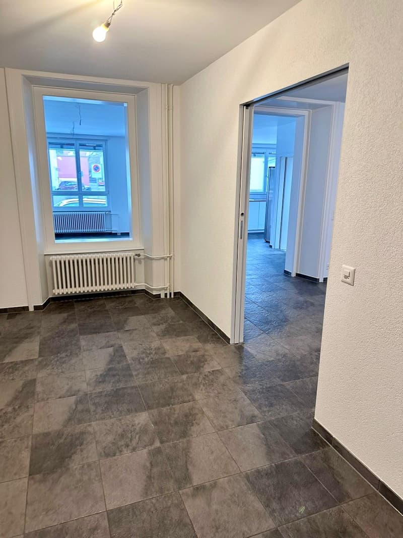 Loft-Wg 99m2 mit Gartensitzplatz, Parkplatz Mattenstr. 44, 2503 Biel EG (24)