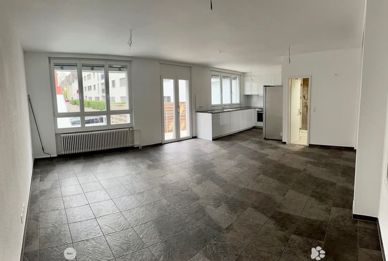 Loft-Wg 99m2 mit Gartensitzplatz, Parkplatz Mattenstr. 44, 2503 Biel EG (6)