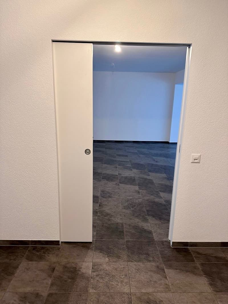 Loft-Wg 99m2 mit Gartensitzplatz, Parkplatz Mattenstr. 44, 2503 Biel EG (18)