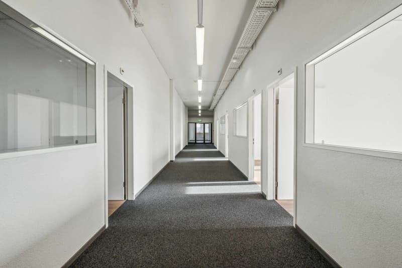 Attraktive und vielseitige Bürofläche im Buss Industriepark zu vermieten (4)