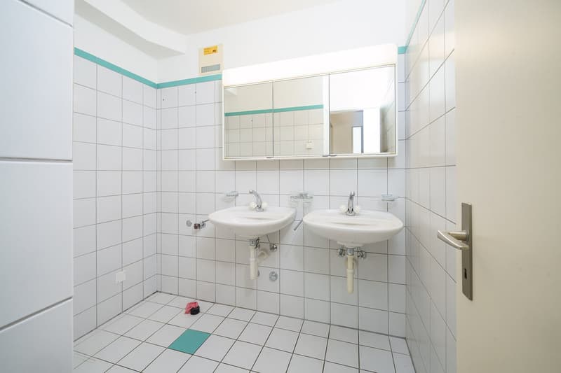 Moderne Büroräume an zentraler Lage Binningen (7)