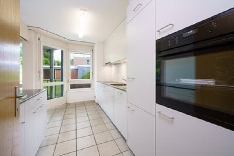 Living in a family-friendly community in beautiful Baselbiet (3)