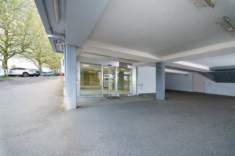 Commercial / retail space in central location in Füllinsdorf (1)