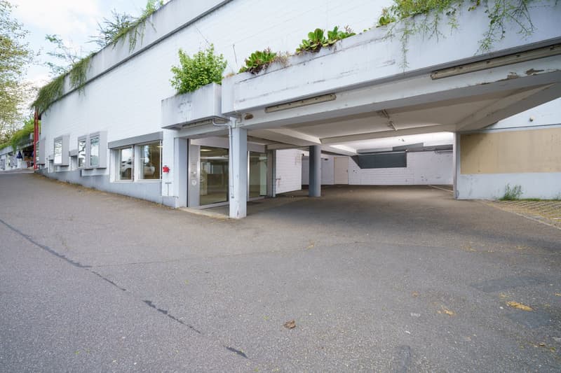 Commercial / retail space in central location in Füllinsdorf (2)