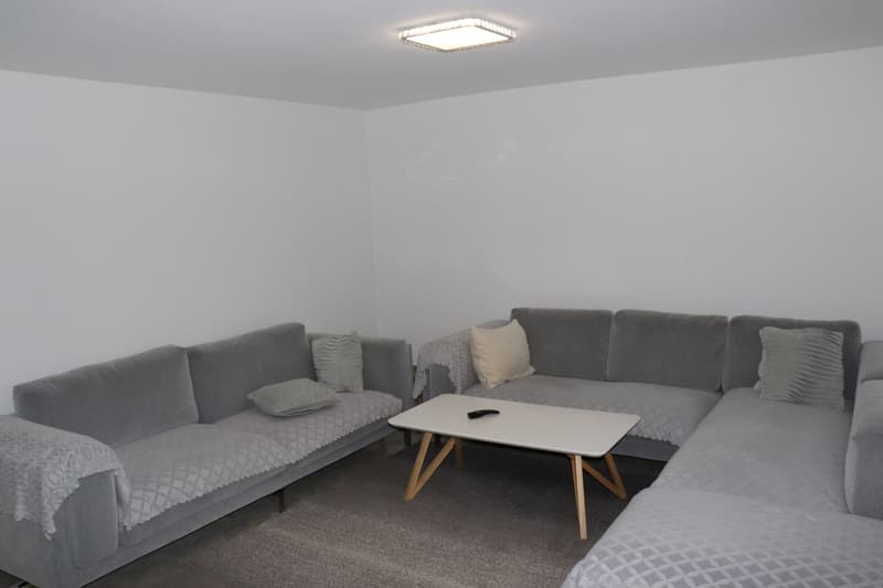 Moderne 2.5-Zimmerwohnung in Turtmann (2)