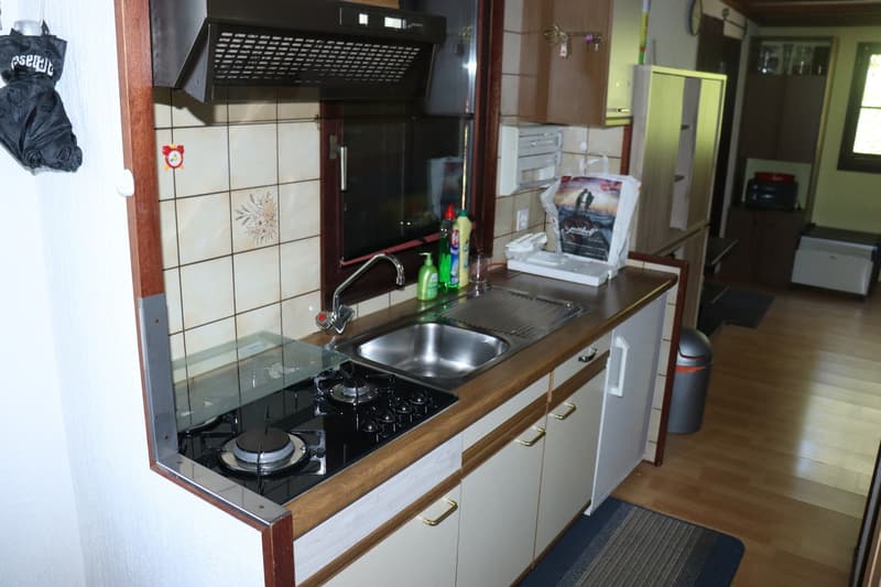 Vivre dans le vert : chalet de 2,5 pièces sur le camping St. Monica (3)