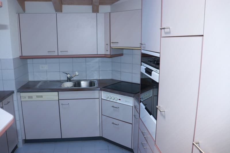 Charmant appartement 3.5 pièces avec galerie et balcon à Wilderswil ! (5)