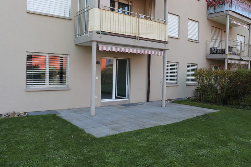 Moderne Eleganz: Stilvolle Wohnung mit grosszügigem Aussenbereich! (2)