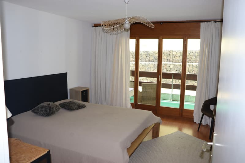 Stilvolle 2.5-Zimmer-Wohnung mit Balkon & 2 Einstellhallenplätzen! (6)