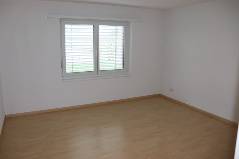 Moderne Eleganz: Stilvolle Wohnung mit grosszügigem Aussenbereich! (10)