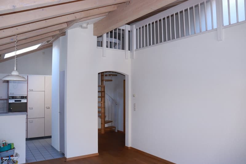 Charmante 3.5-Zimmer-Wohnung mit Galerie und Balkon in Wilderswil! (6)