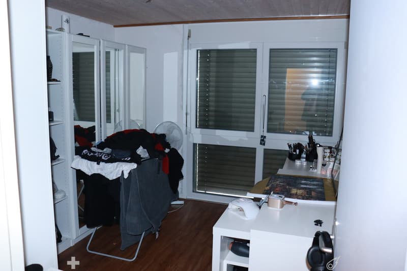 Charmante 3.5-Zimmer-Wohnung mit Einstellhallenplatz in Interlaken! (4)