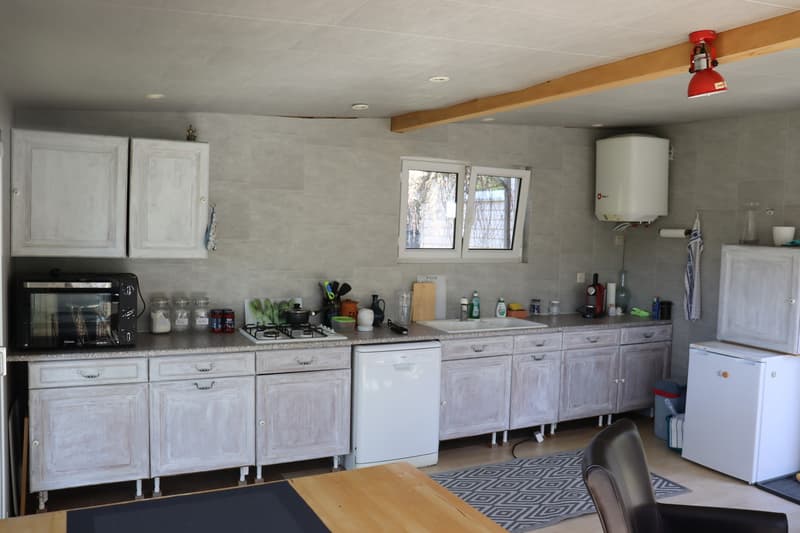 Hübsches Campinghaus in idyllischer Lage bei La Neuveville! (2)