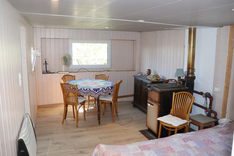 Hübsches Campinghaus in idyllischer Lage bei La Neuveville! (10)