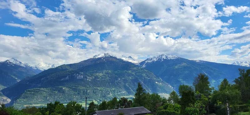 3.5-Zimmer-Wohnung mit Panorama-Aussicht in ruhiger Lage (2)