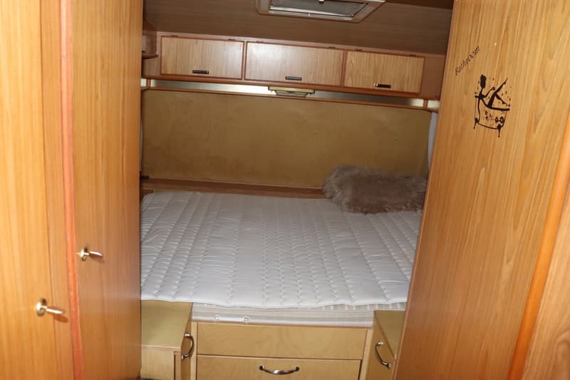 Charmantes 2.5-Zimmer-Campinghäuschen am Strand Camping Vinelz (4)
