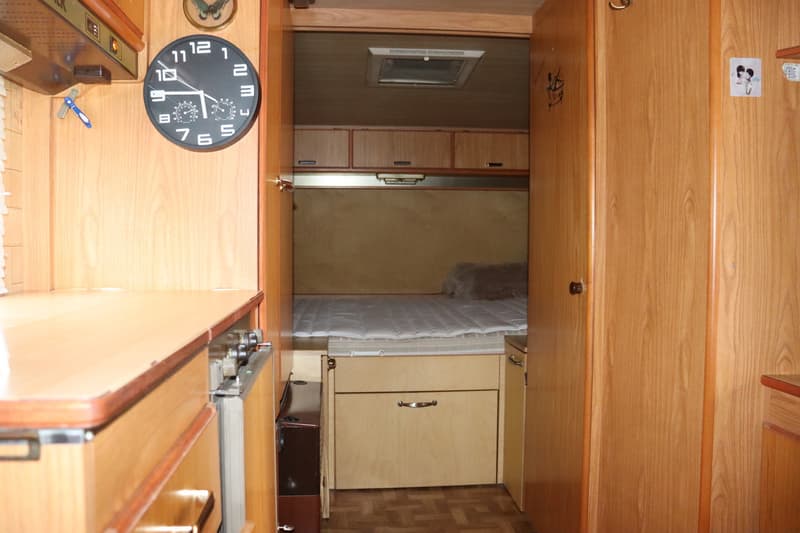 Charmantes 2.5-Zimmer-Campinghäuschen am Strand Camping Vinelz (6)