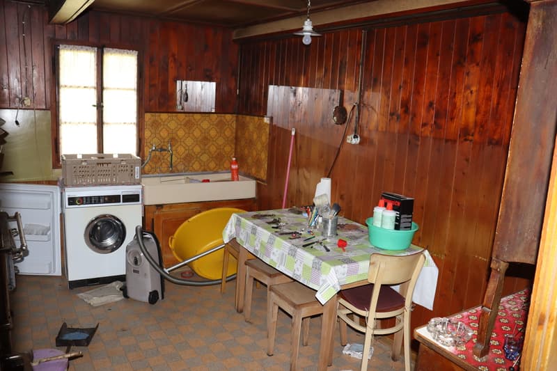 Abgeschiedenes Walliser Zweifamilienhaus mit 25'000 m2 Grundstück! (5)
