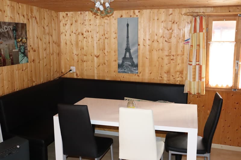 Charmantes 2.5-Zimmer-Campinghaus mit Sonnenterrasse in Raron VS (4)